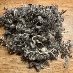 Ljusgrå ull lockar 50g